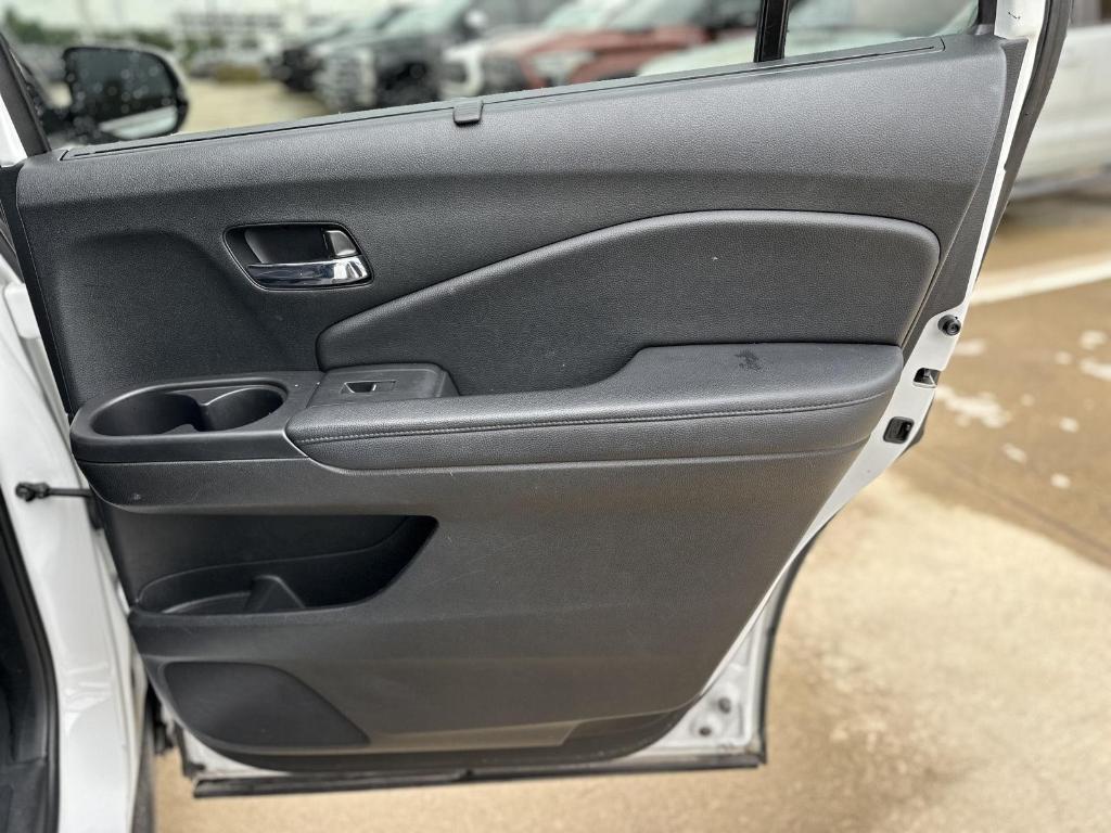 used 2022 Honda Pilot car, priced at $29,000