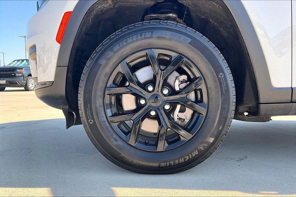 used 2024 Jeep Grand Cherokee L car, priced at $29,804