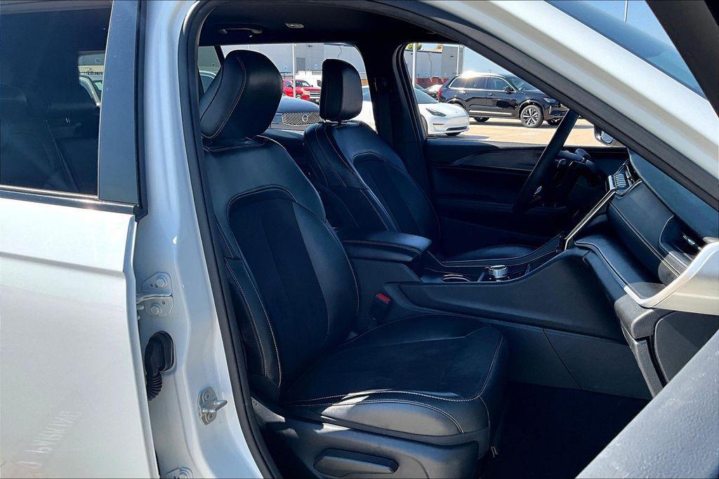 used 2024 Jeep Grand Cherokee L car, priced at $29,804