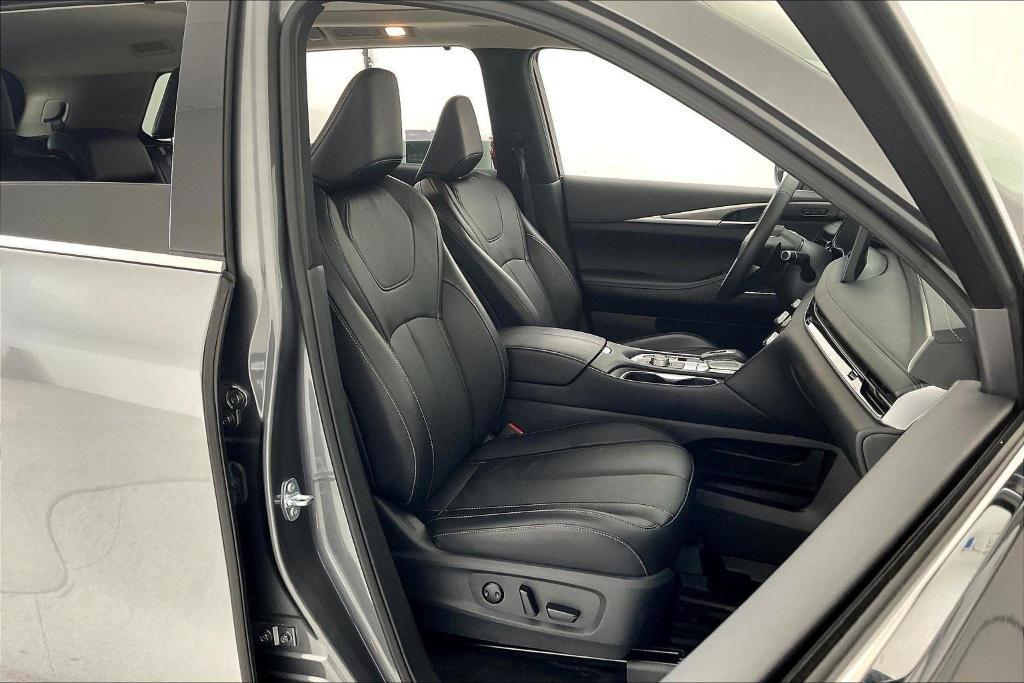 used 2025 INFINITI QX60 car, priced at $46,000