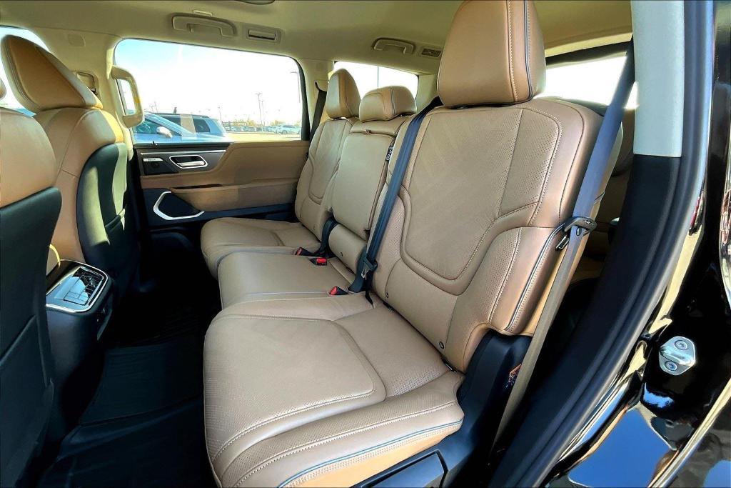 new 2025 INFINITI QX80 car, priced at $88,100