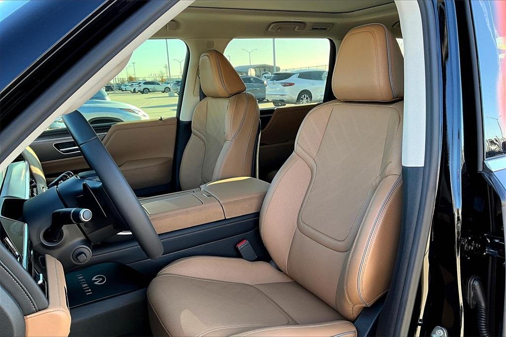 new 2025 INFINITI QX80 car, priced at $92,100