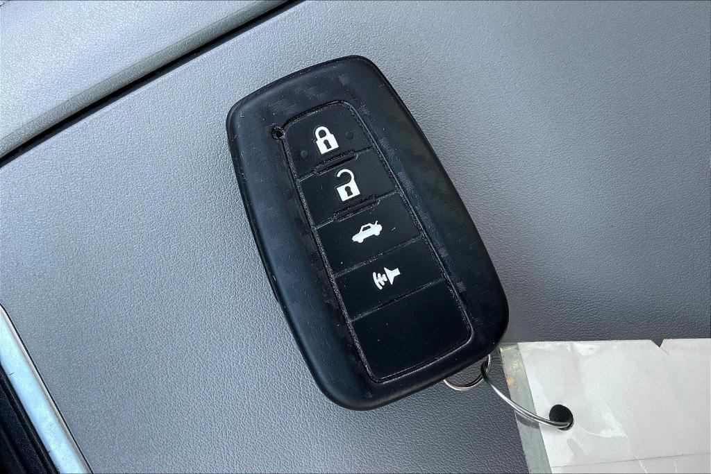 used 2021 Toyota Highlander car, priced at $37,000
