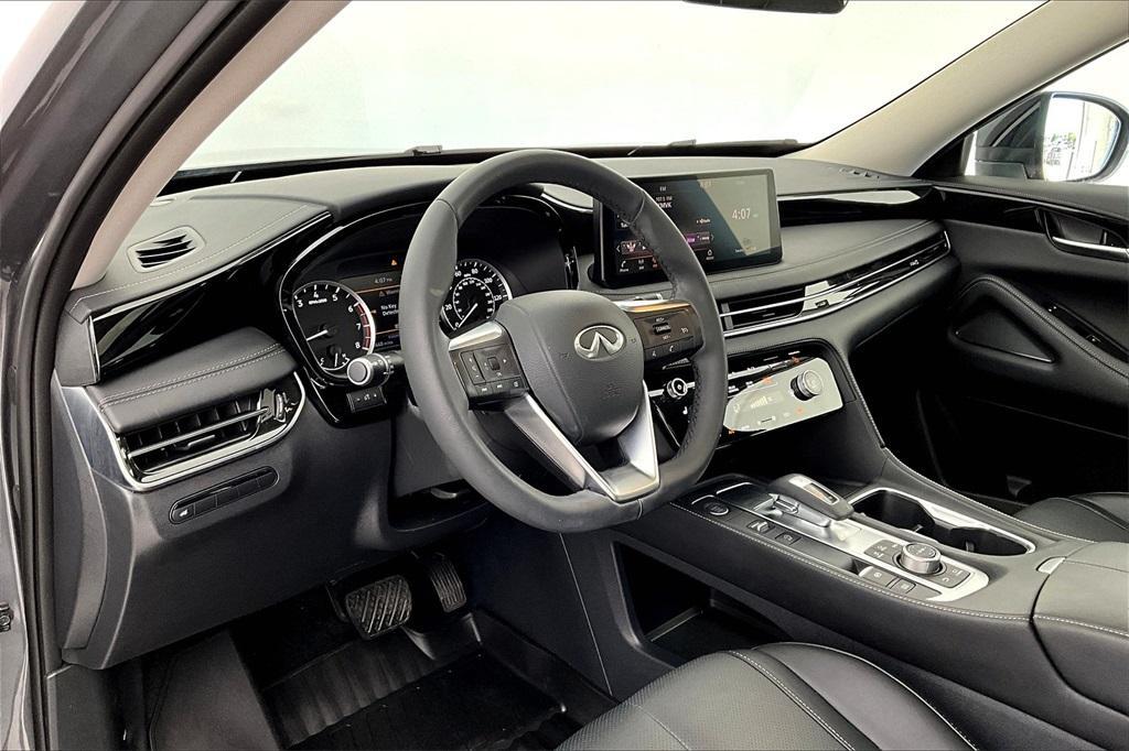 used 2025 INFINITI QX60 car, priced at $46,000
