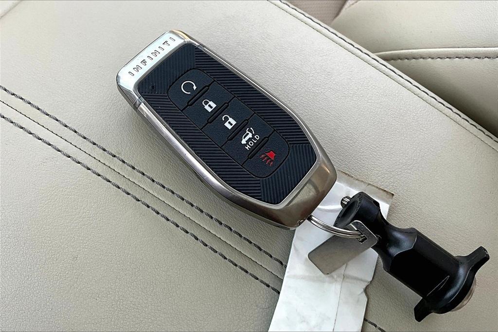 used 2025 INFINITI QX60 car, priced at $47,000