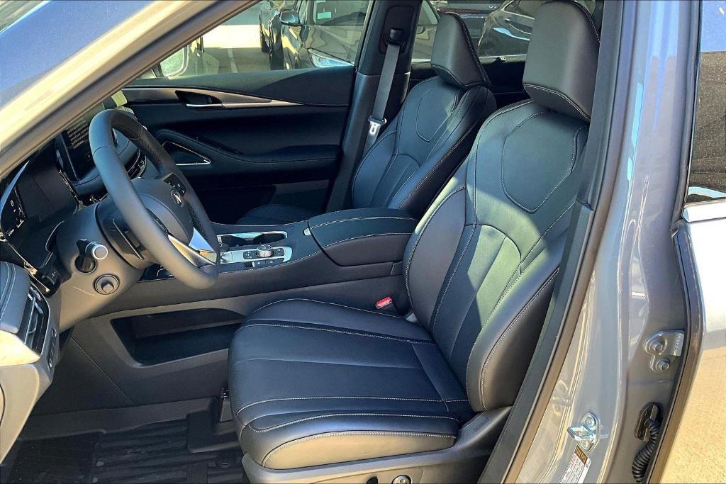 new 2025 INFINITI QX60 car, priced at $60,980