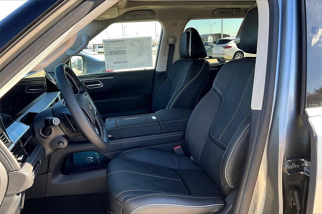 new 2025 INFINITI QX80 car, priced at $102,640