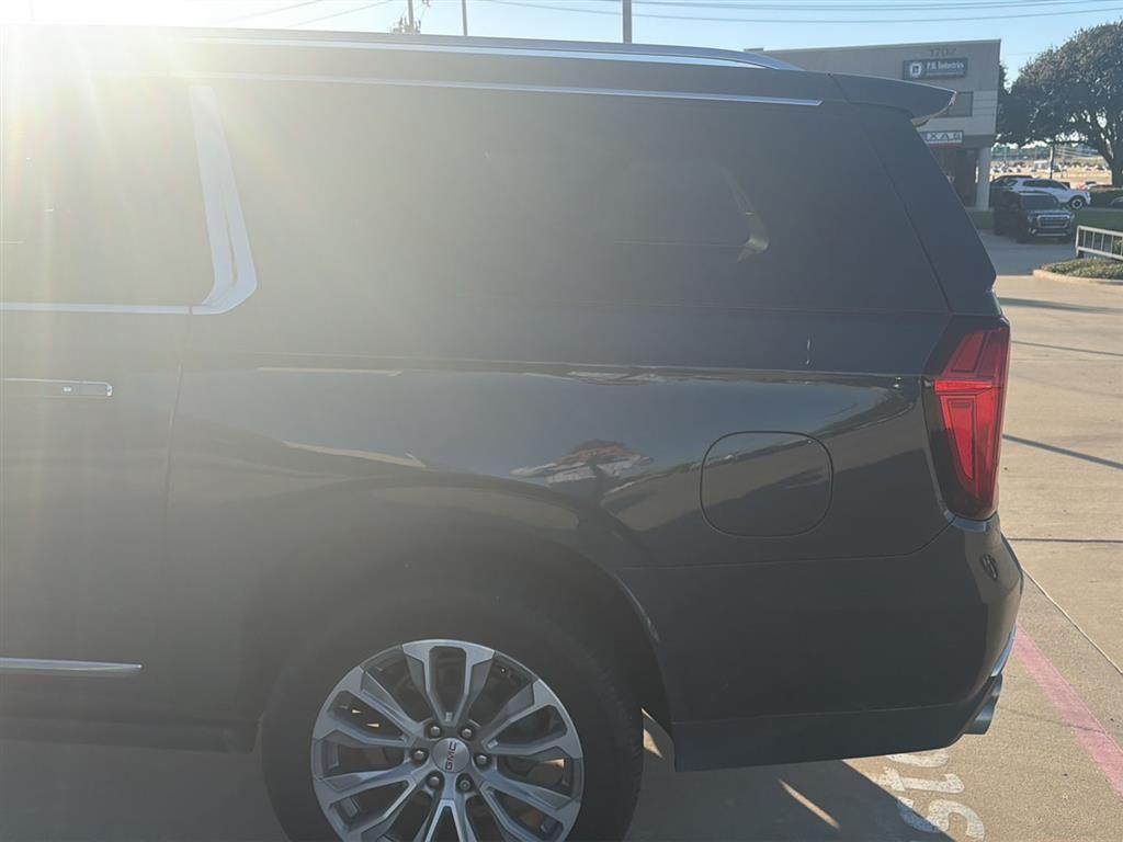 used 2021 GMC Yukon XL car, priced at $42,399