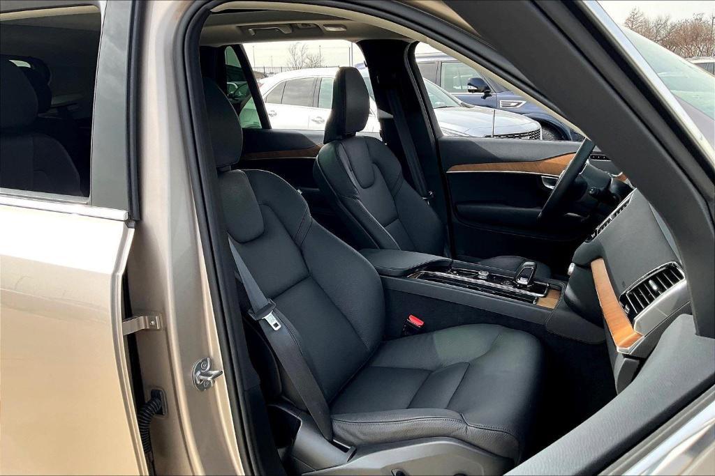used 2024 Volvo XC90 Recharge Plug-In Hybrid car, priced at $62,000