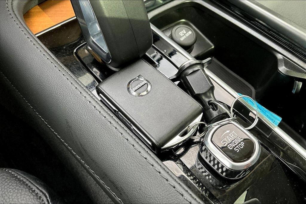 used 2024 Volvo XC90 Recharge Plug-In Hybrid car, priced at $62,000