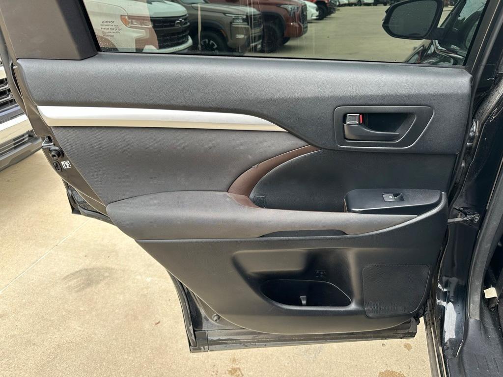 used 2017 Toyota Highlander car, priced at $15,350