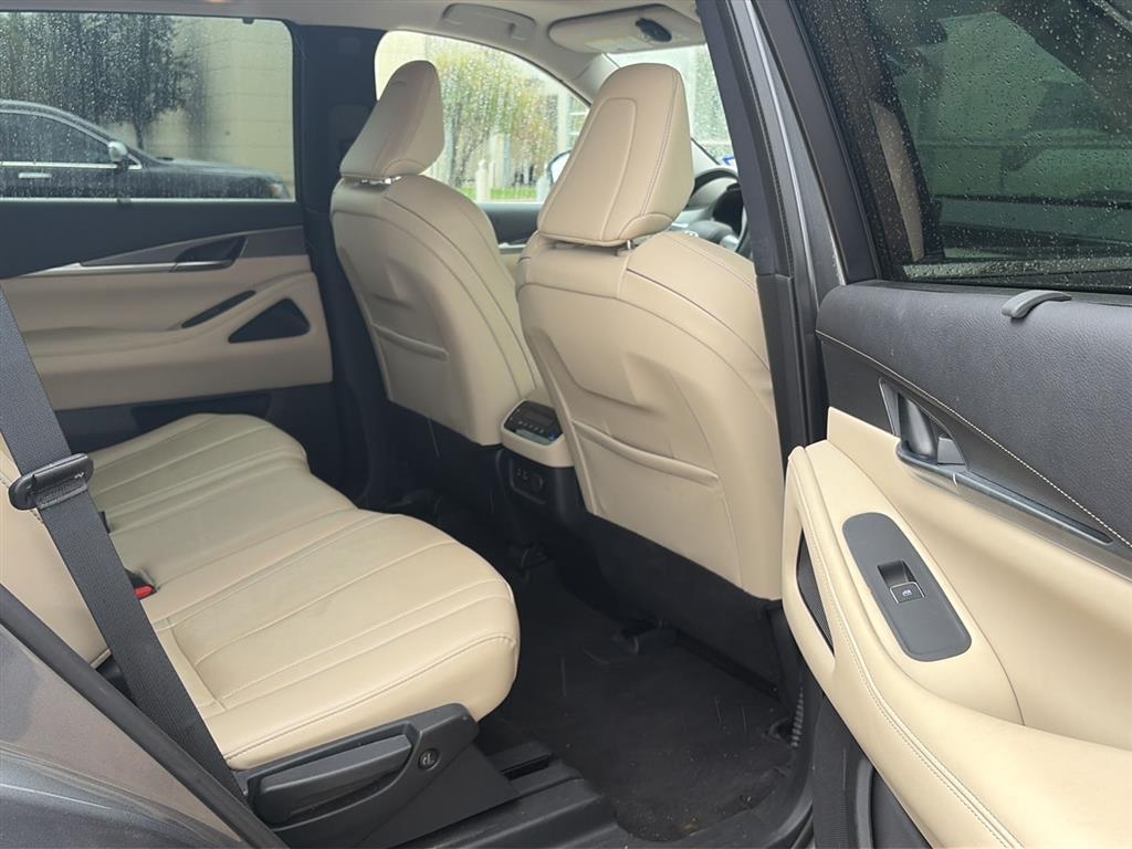 used 2023 INFINITI QX60 car