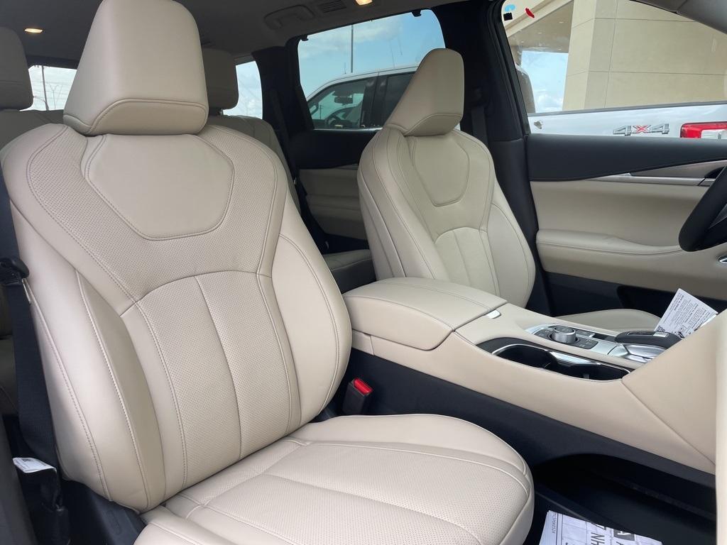 used 2025 INFINITI QX60 car, priced at $55,000