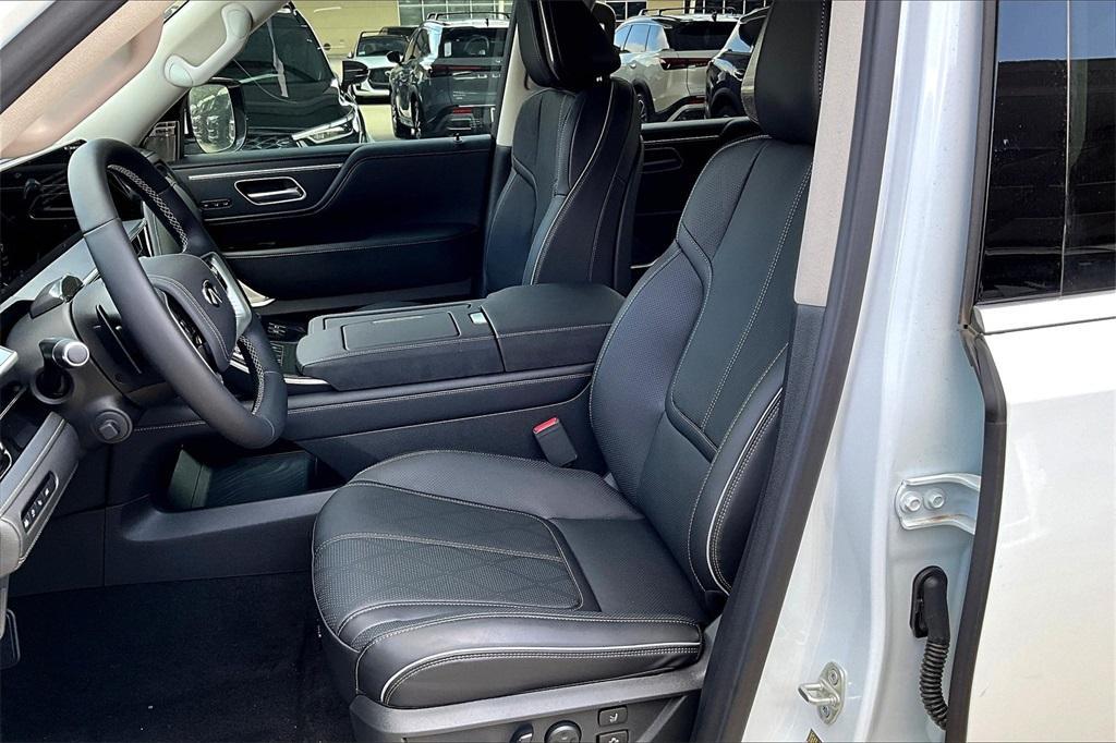 new 2025 INFINITI QX80 car, priced at $106,510