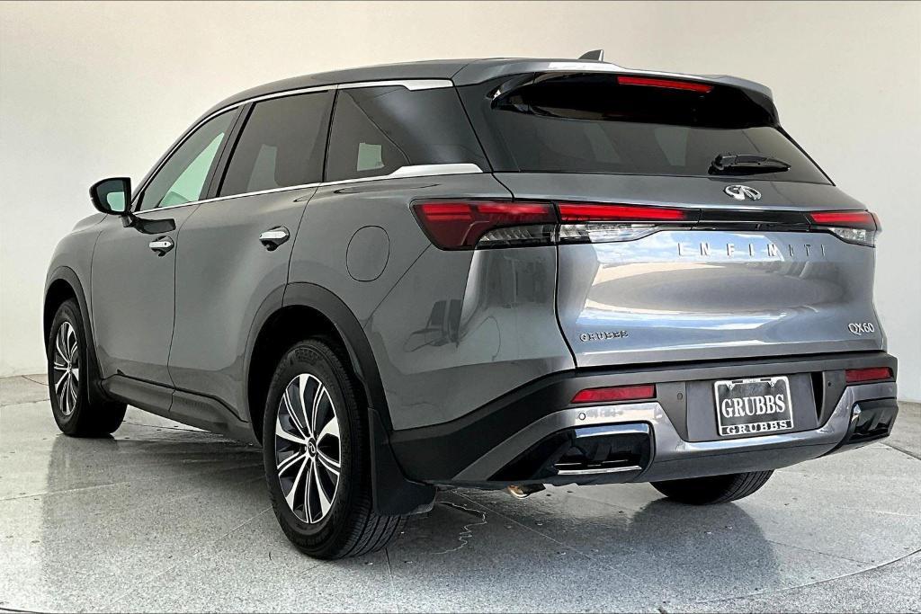 used 2025 INFINITI QX60 car, priced at $39,900