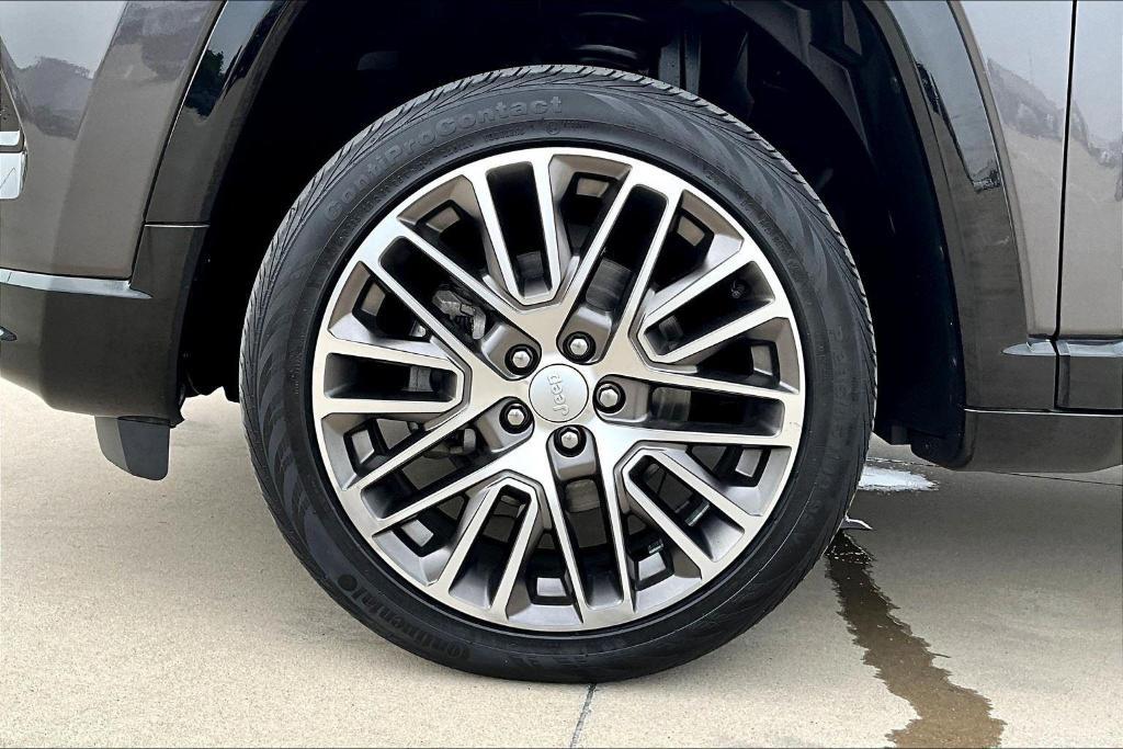 used 2022 Jeep Compass car, priced at $25,000