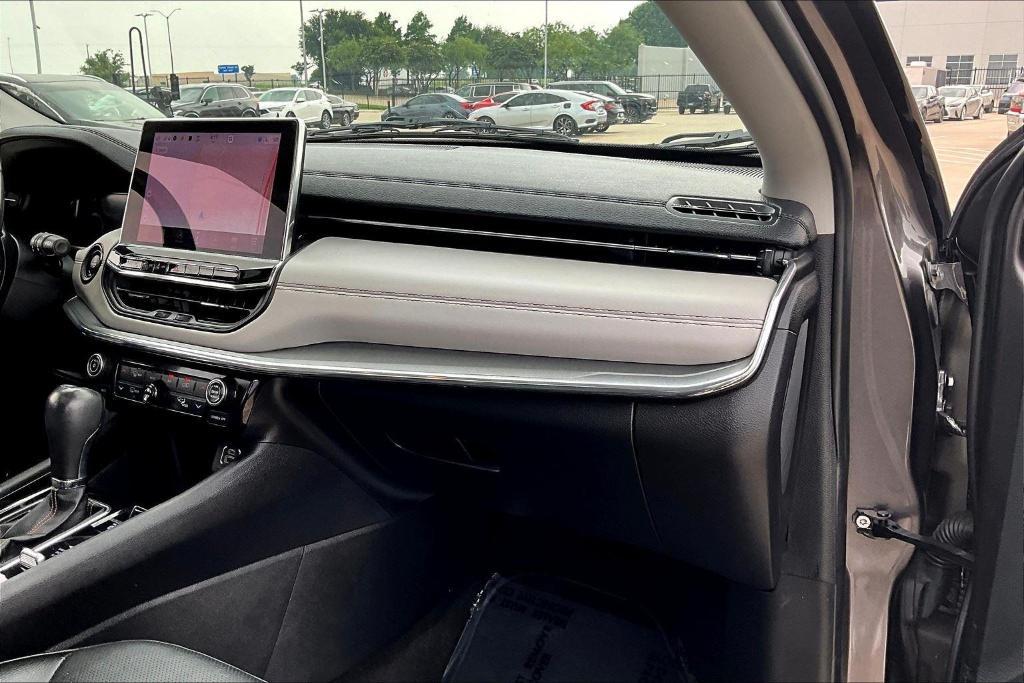 used 2022 Jeep Compass car, priced at $25,000