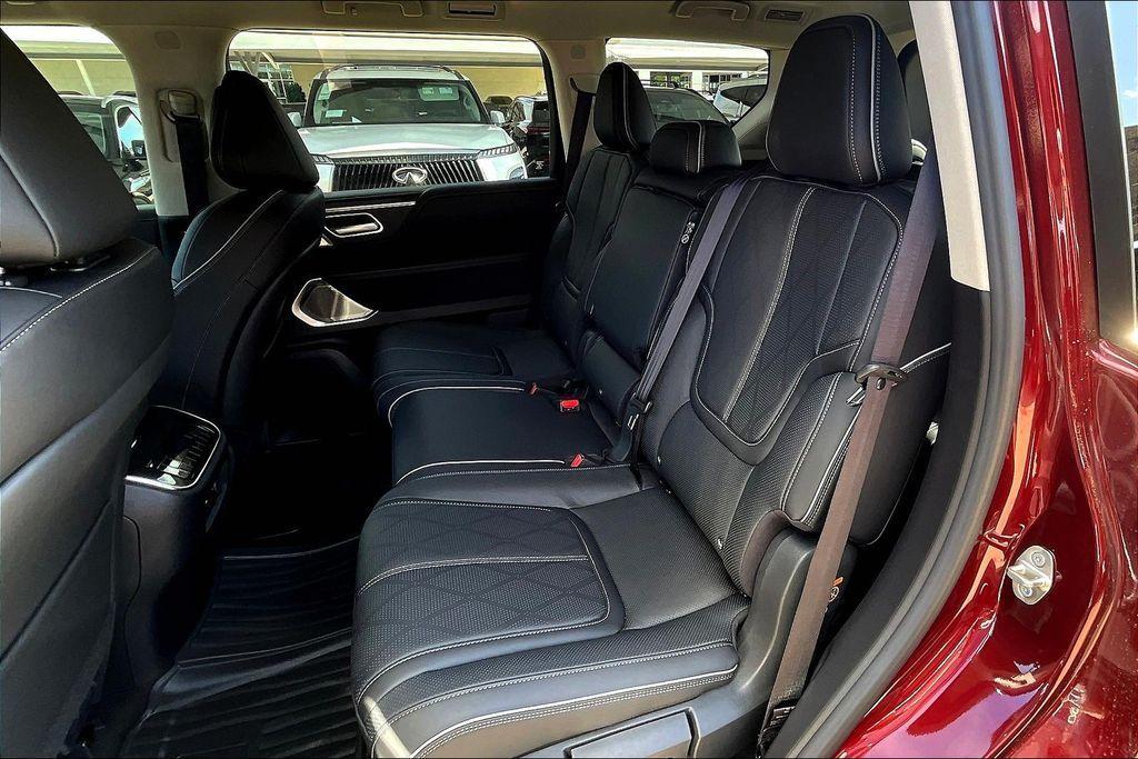 new 2025 INFINITI QX80 car, priced at $104,520