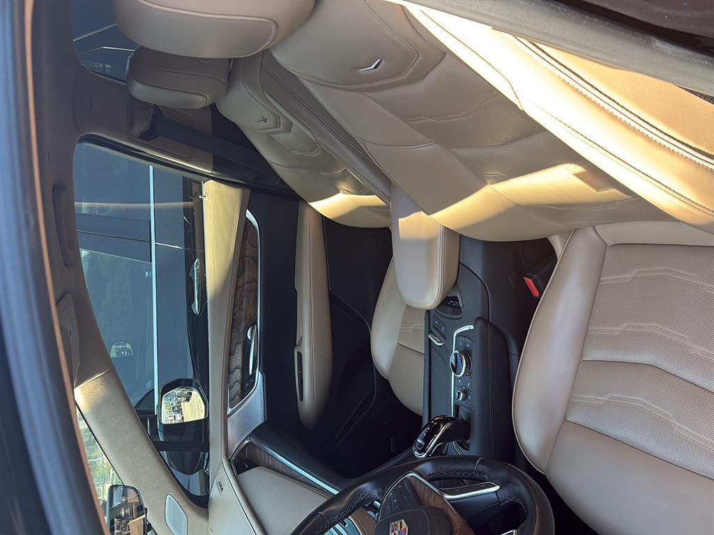 used 2021 Cadillac XT5 car, priced at $25,400
