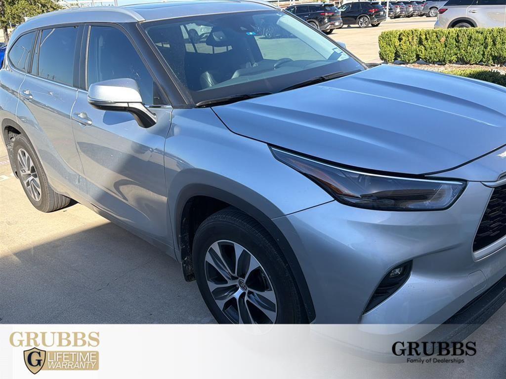 used 2024 Toyota Highlander car, priced at $37,985