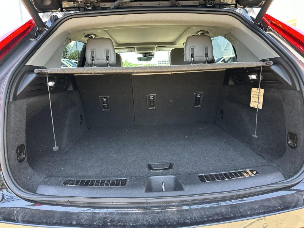 used 2020 Cadillac XT4 car, priced at $22,500