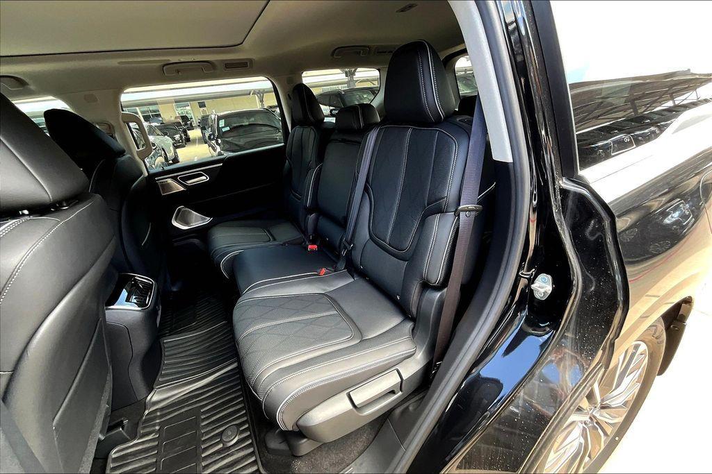 new 2025 INFINITI QX80 car, priced at $106,250