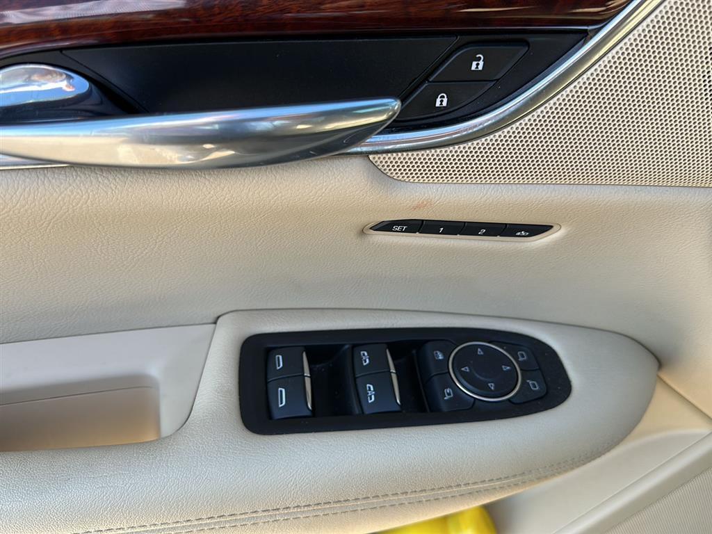 used 2017 Cadillac XT5 car, priced at $17,000
