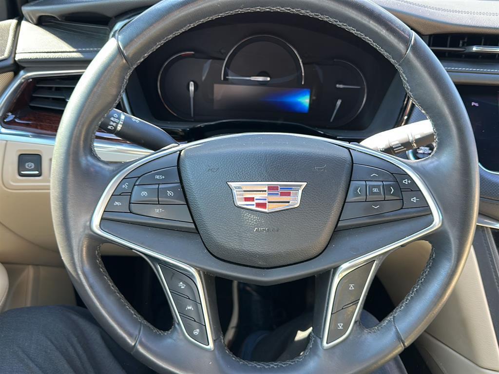 used 2017 Cadillac XT5 car, priced at $17,000