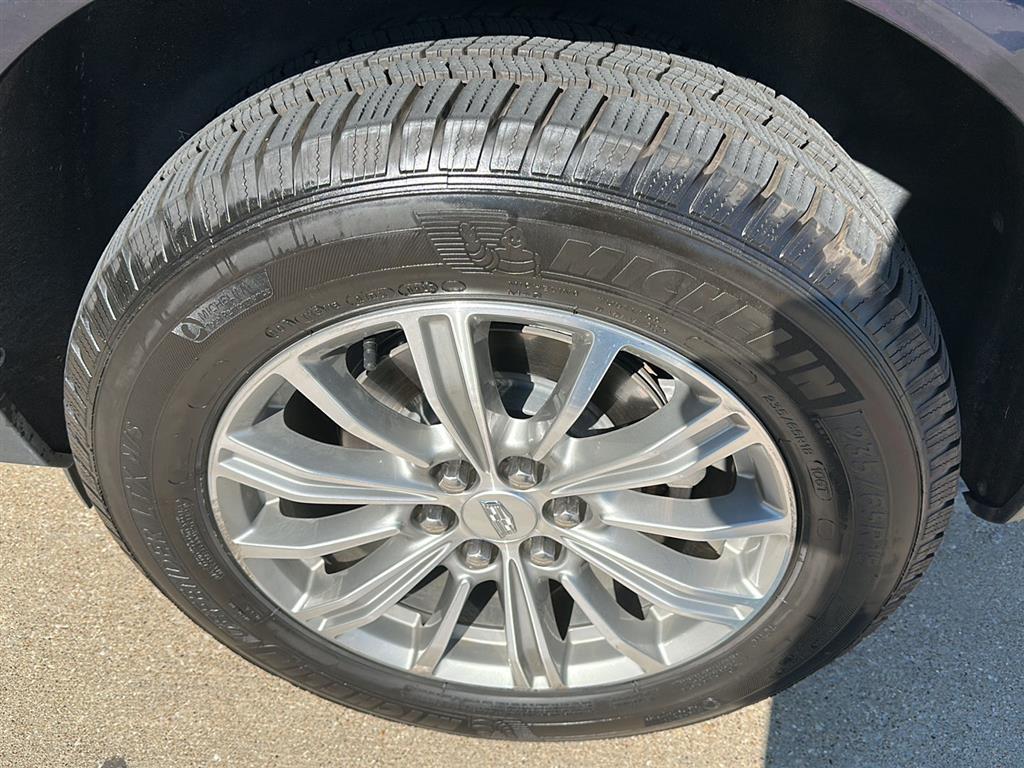 used 2017 Cadillac XT5 car, priced at $17,000