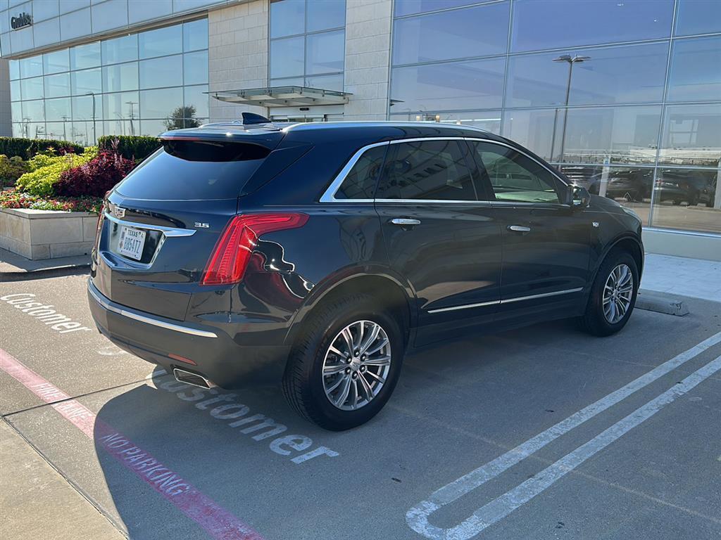 used 2017 Cadillac XT5 car, priced at $17,000