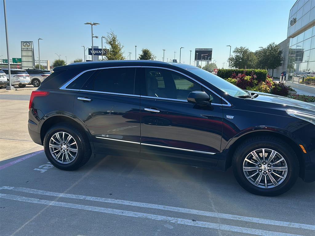 used 2017 Cadillac XT5 car, priced at $17,000
