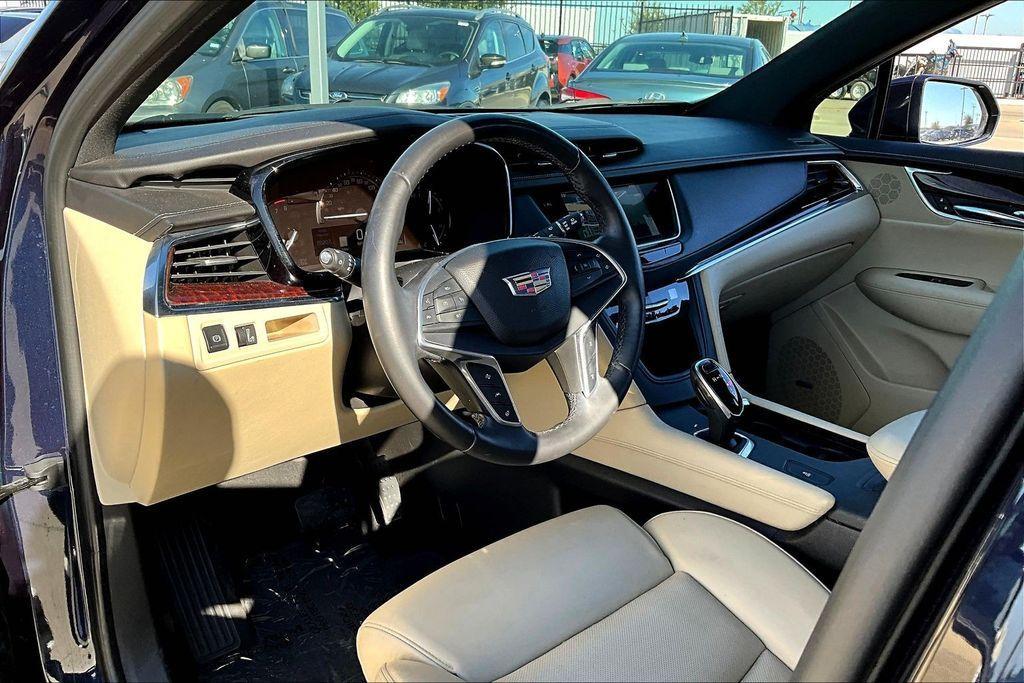 used 2017 Cadillac XT5 car, priced at $16,999