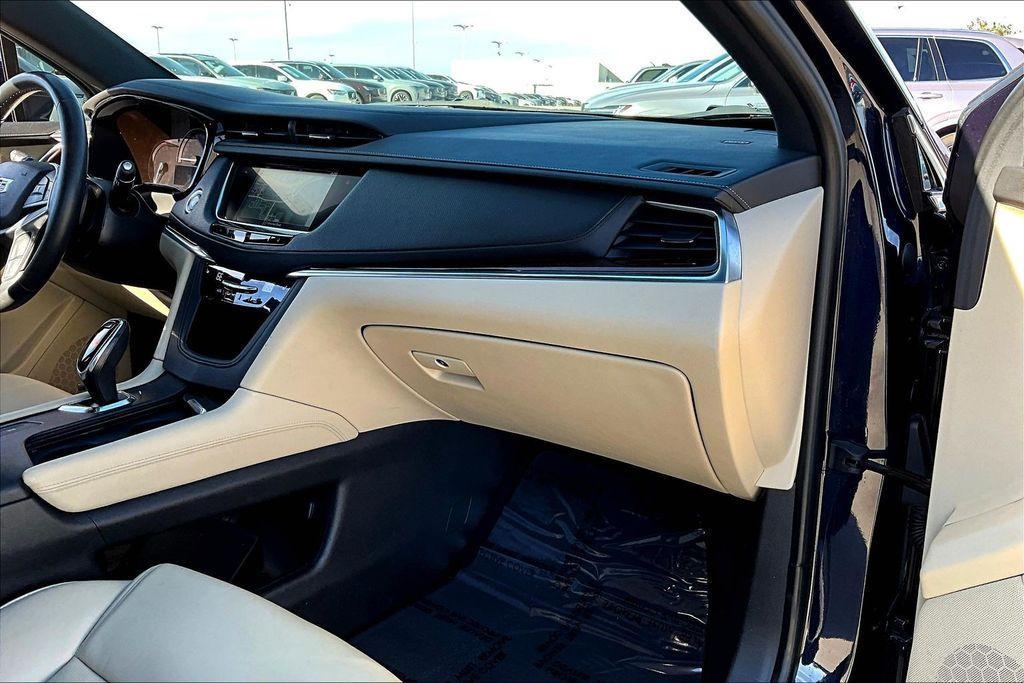 used 2017 Cadillac XT5 car, priced at $16,999