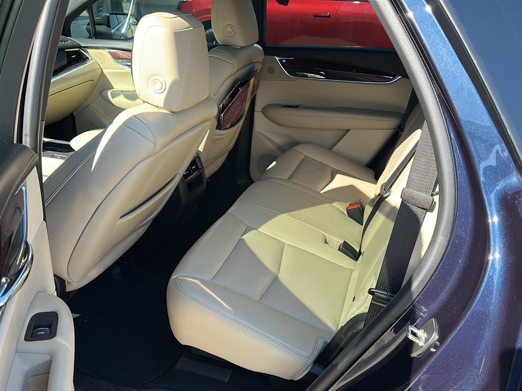 used 2017 Cadillac XT5 car, priced at $17,000
