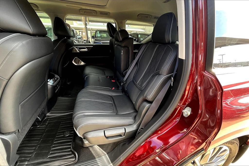 new 2025 INFINITI QX80 car, priced at $104,080
