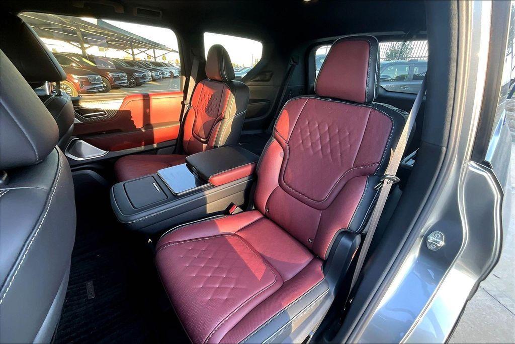 new 2025 INFINITI QX80 car, priced at $112,590