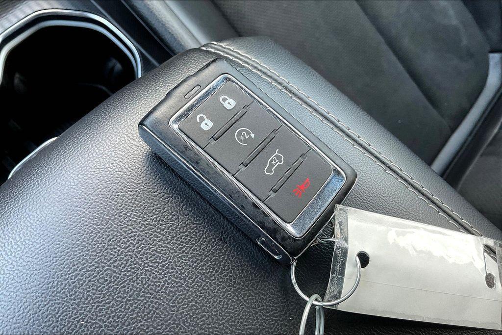 used 2024 Jeep Grand Cherokee L car, priced at $30,987