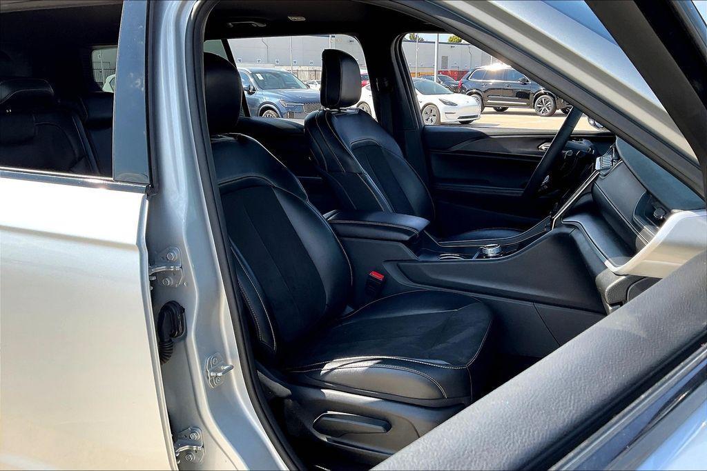 used 2024 Jeep Grand Cherokee L car, priced at $30,987