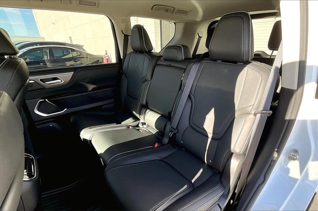 new 2025 INFINITI QX80 car, priced at $93,000