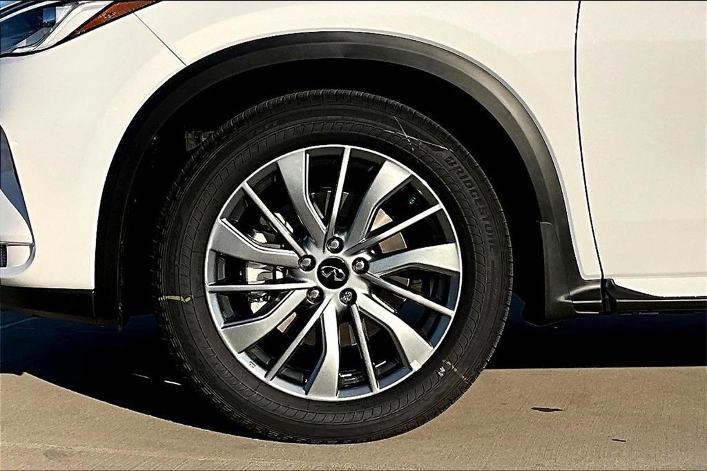 new 2025 INFINITI QX50 car, priced at $49,270