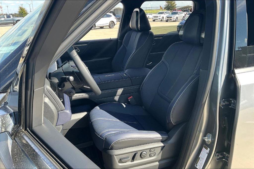 new 2026 INFINITI QX80 car, priced at $106,320