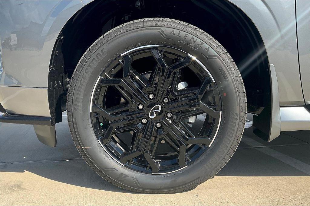 new 2026 INFINITI QX80 car, priced at $106,320