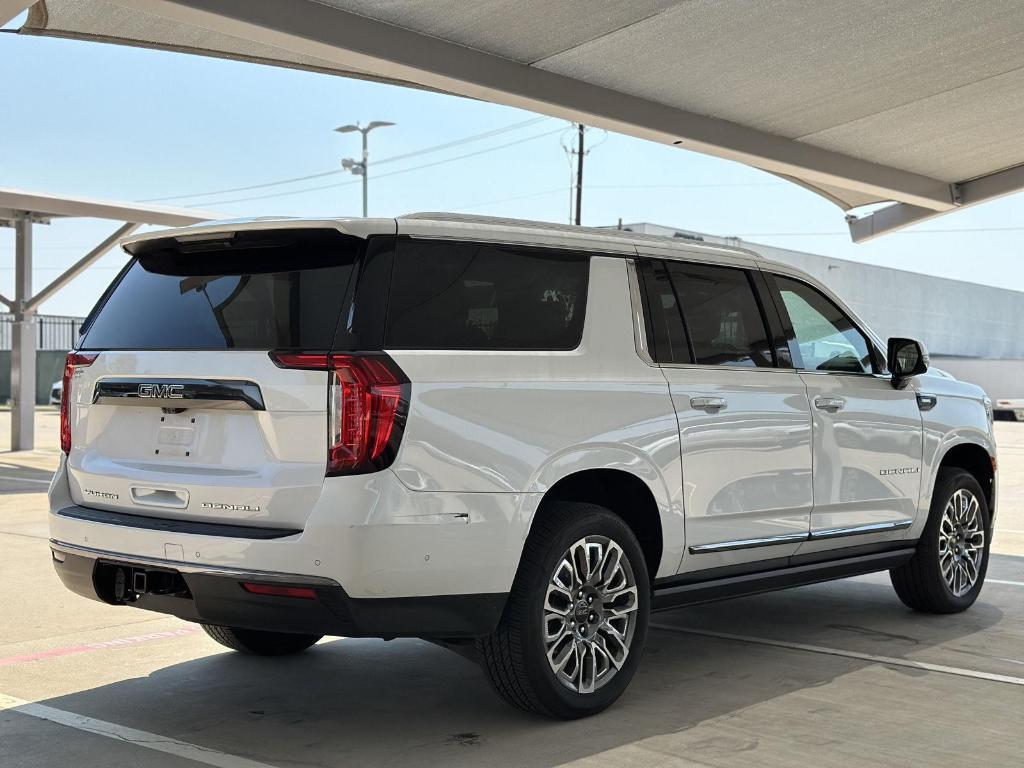 used 2024 GMC Yukon XL car, priced at $88,000