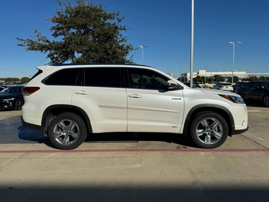 used 2019 Toyota Highlander Hybrid car, priced at $30,500