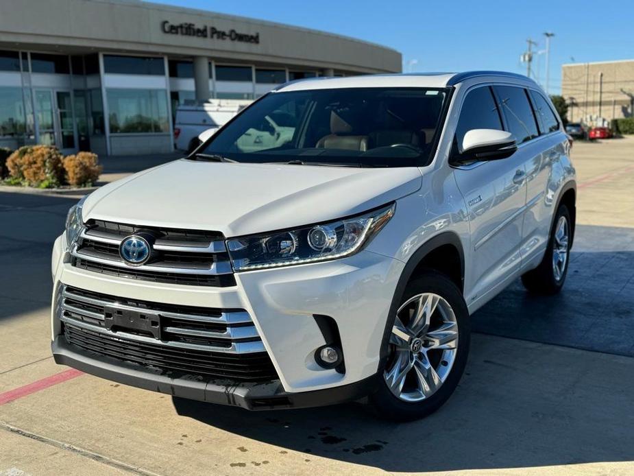 used 2019 Toyota Highlander Hybrid car, priced at $30,500