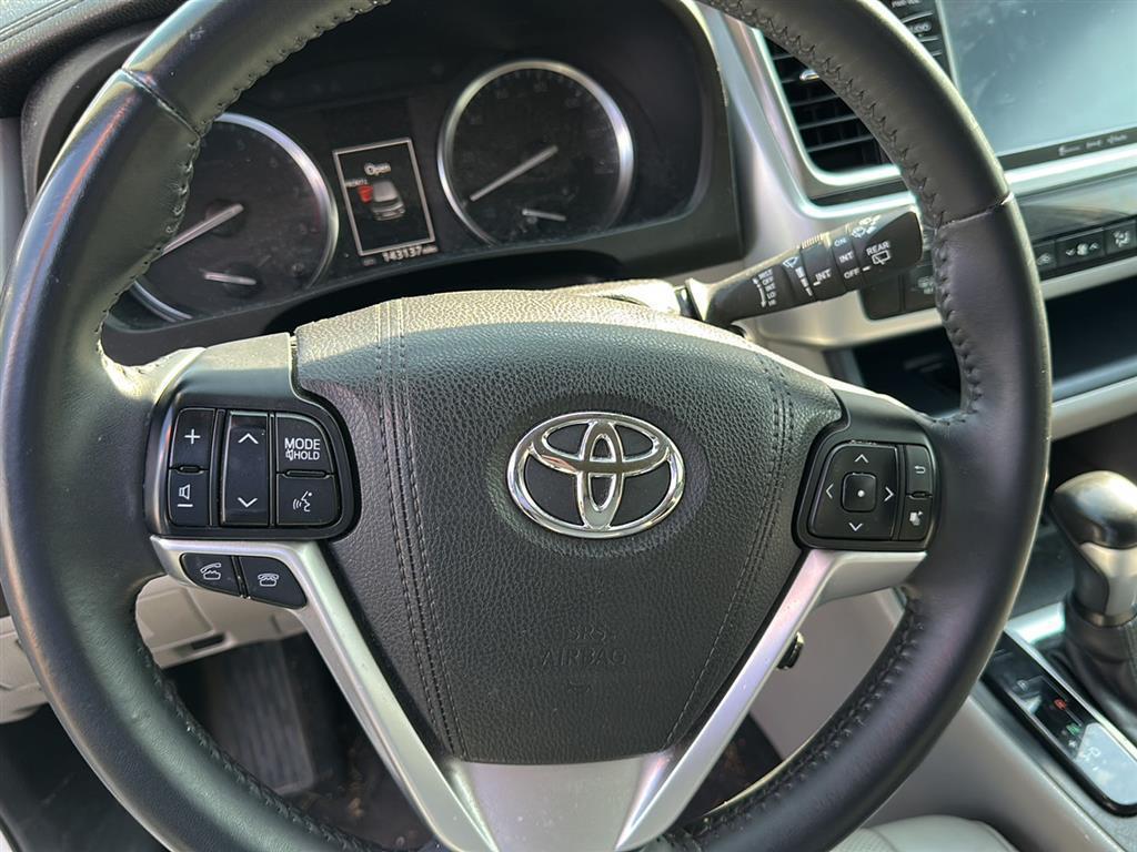 used 2016 Toyota Highlander car, priced at $15,500
