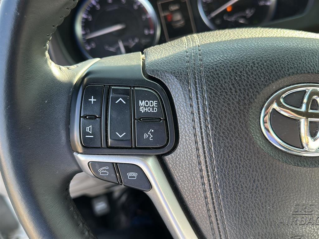 used 2016 Toyota Highlander car, priced at $16,989