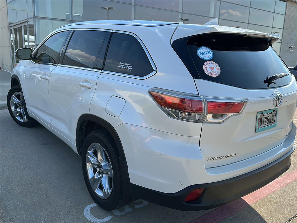 used 2016 Toyota Highlander car, priced at $15,500