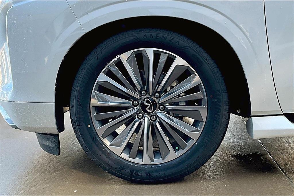 used 2025 INFINITI QX80 car, priced at $82,000