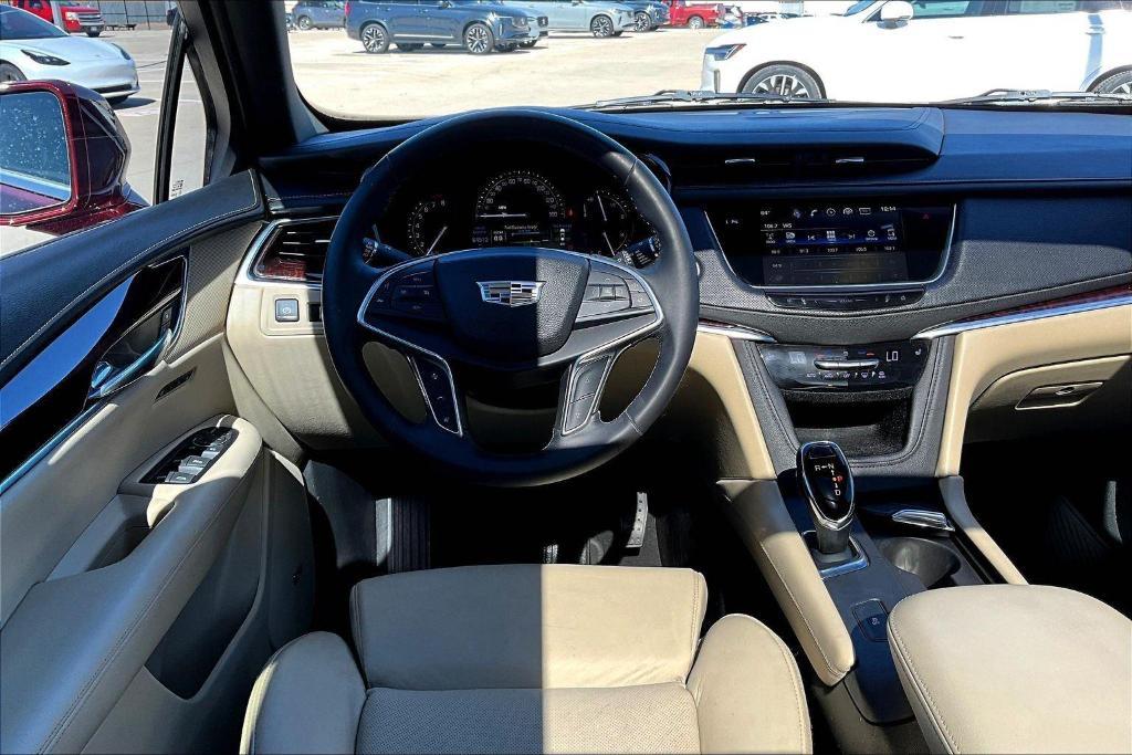 used 2017 Cadillac XT5 car, priced at $18,000
